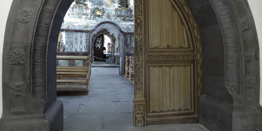 Eingang in die prächtige Klosterkirche